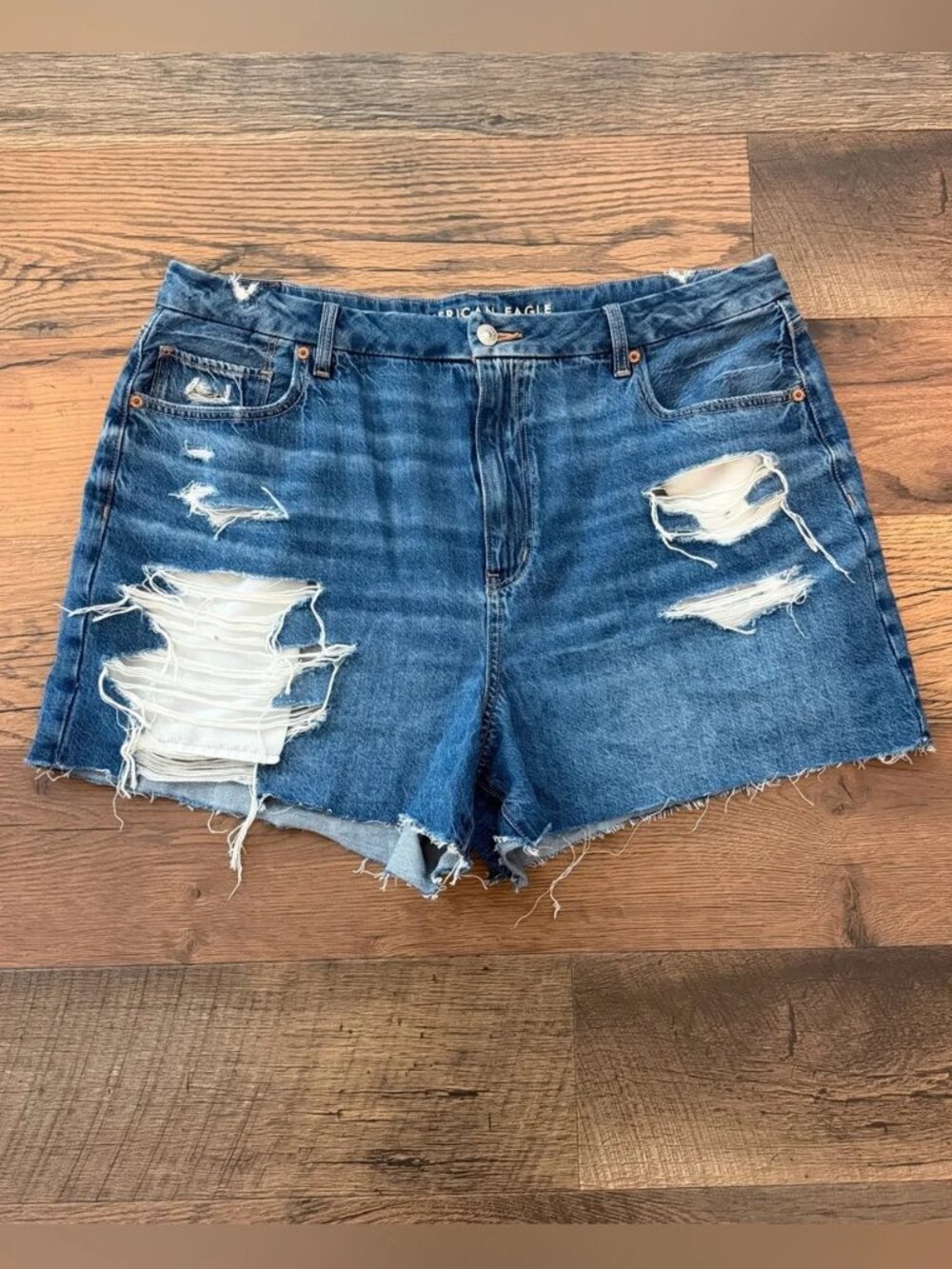 Women’s American Eagle Curvy Mom Short Size 18